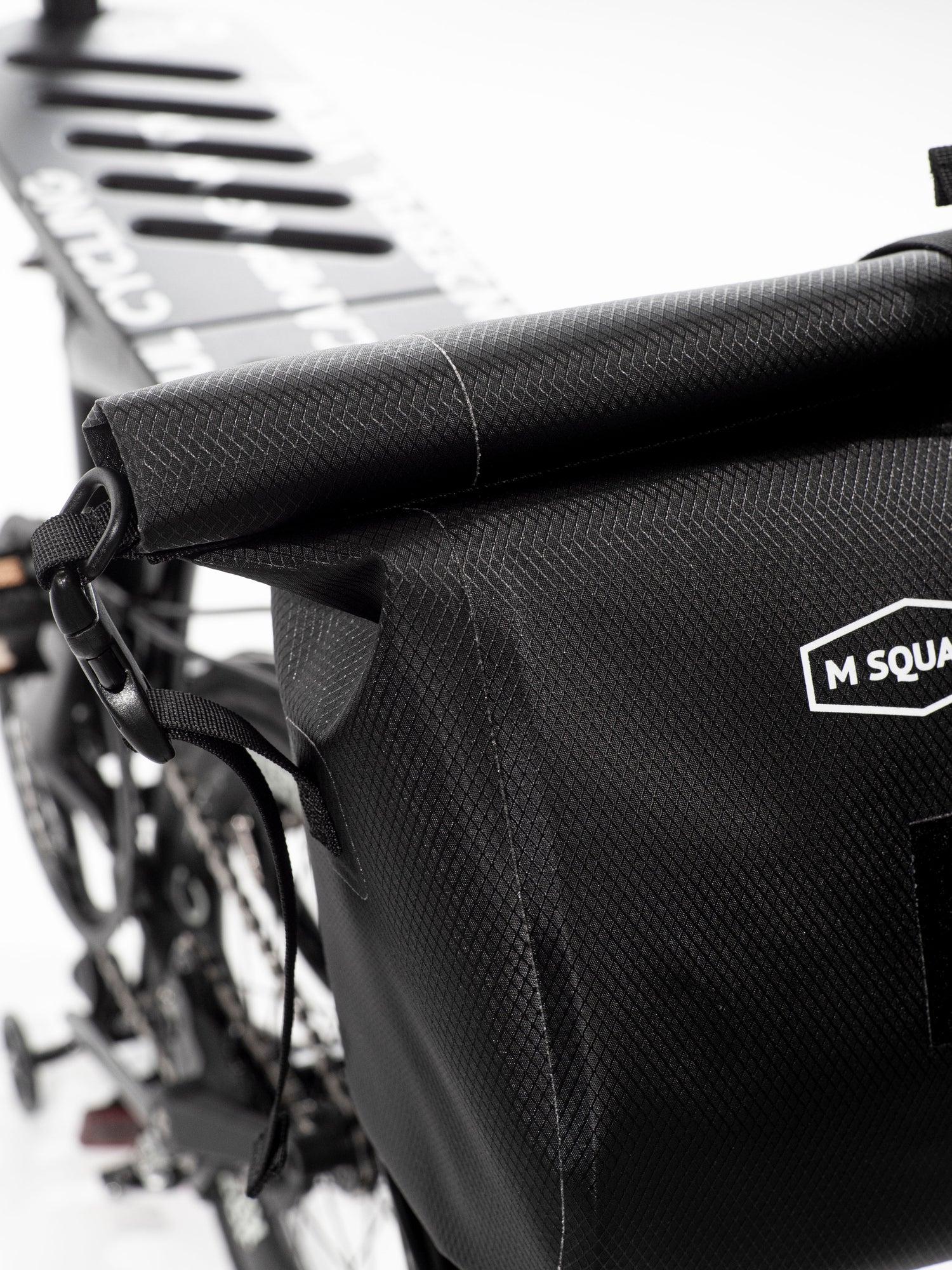 ブロンプトンバッグ + トリゴフレーム – ブラック