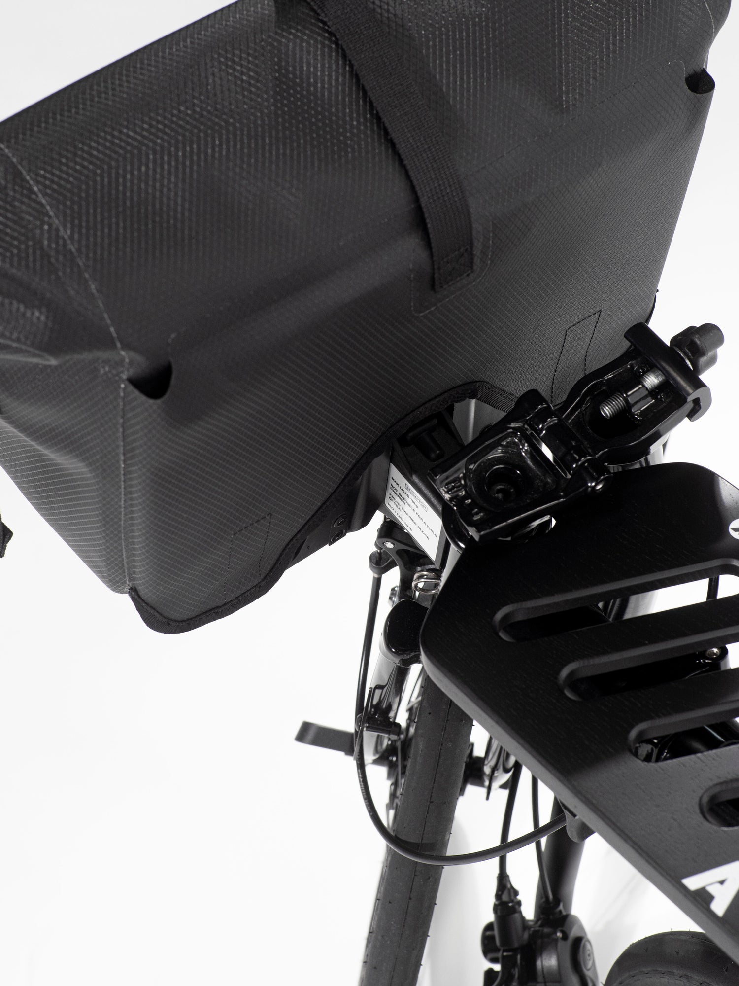 ブロンプトンバッグ + トリゴフレーム – ブラック