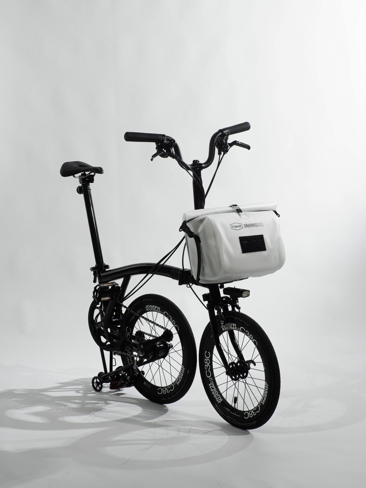 ブロンプトンバッグ + トリゴフレーム – ホワイト